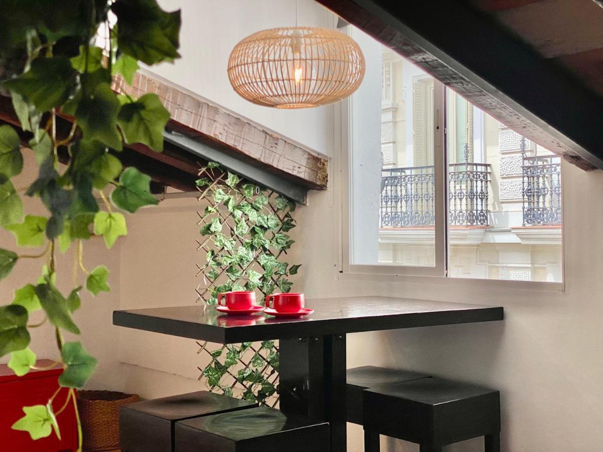 Charming Gran Via Attic Apartment Madrid Bagian luar foto