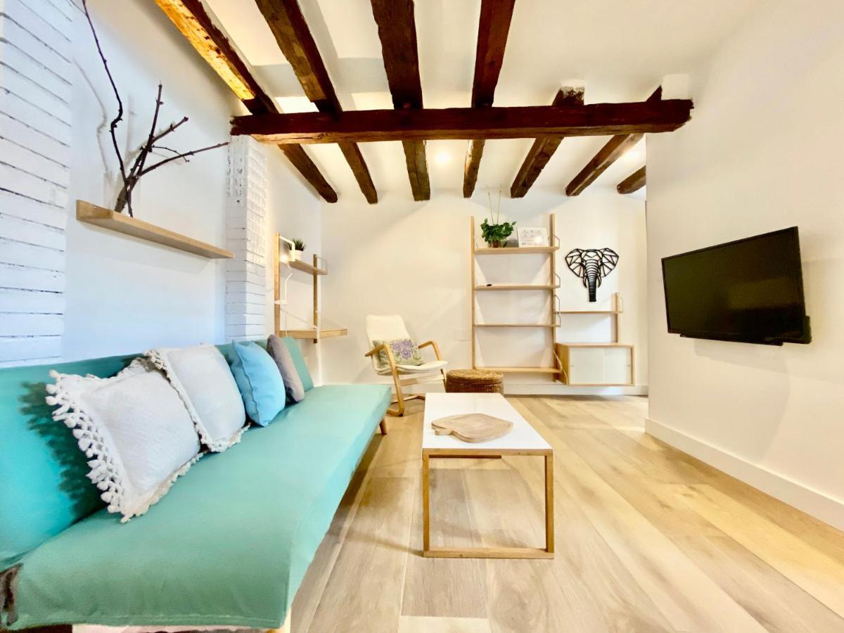 Charming Gran Via Attic Apartment Madrid Bagian luar foto