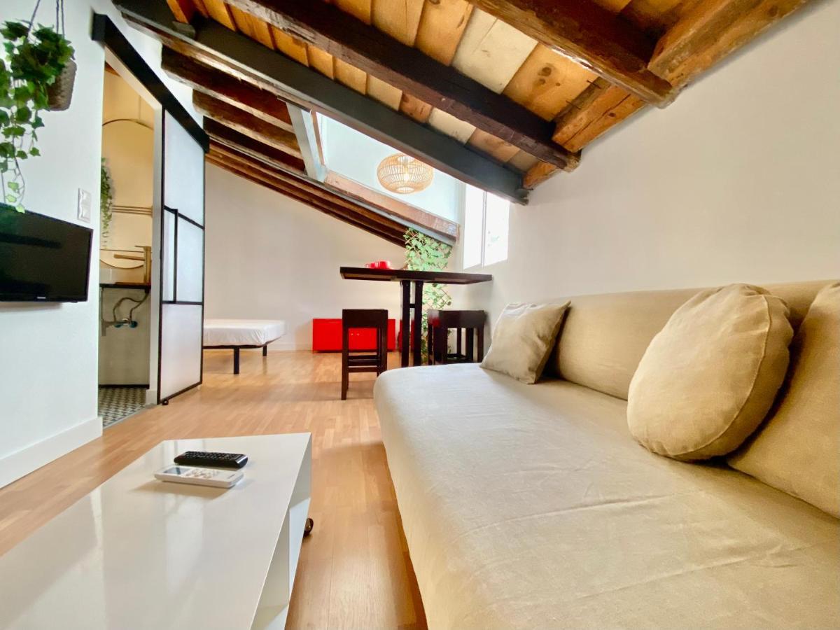 Charming Gran Via Attic Apartment Madrid Bagian luar foto